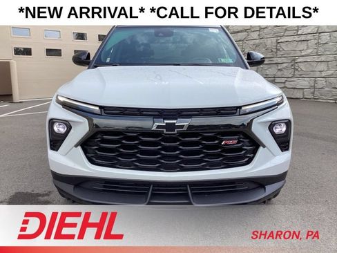 Used 2024 Chevrolet TrailBlazer RS w/ Convenience Package AWD/4WD image 2