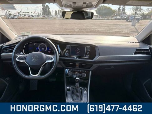 Used 2024 Volkswagen Jetta SE image 25