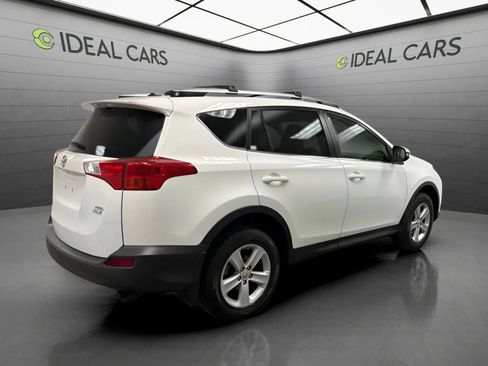 Used 2014 Toyota RAV4 XLE AWD/4WD image 5