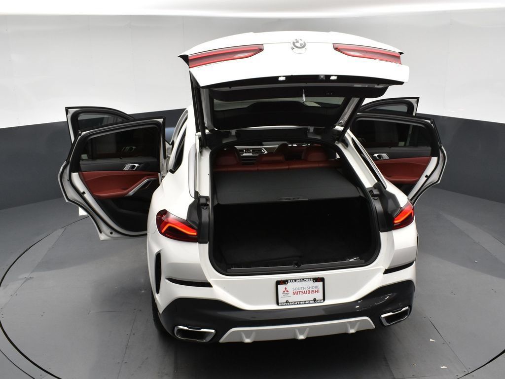 Used 2022 BMW X6 xDrive40i w/ Executive Package AWD/4WD image 23