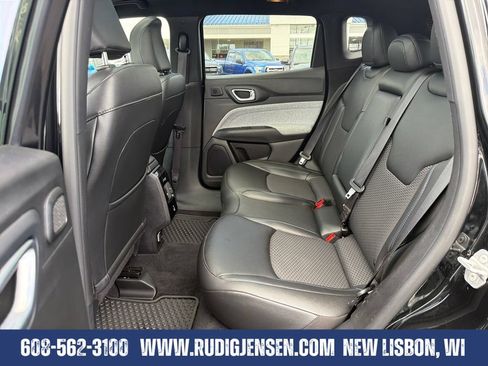 Used 2025 Jeep Compass Latitude w/ Sun & Sound Group AWD/4WD image 24