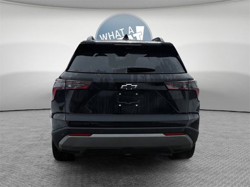 Used 2025 Chevrolet Equinox LT w/ Convenience Package II image 5