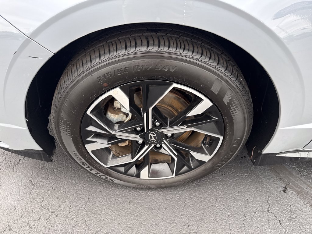 Used 2025 Hyundai Sonata SEL FWD image 21