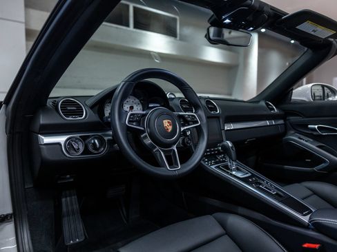 Certified 2024 Porsche 718 Boxster RWD image 4