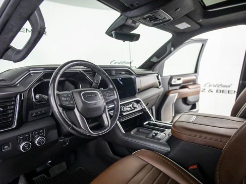 Used 2024 GMC Sierra 2500 Denali Ultimate image 15