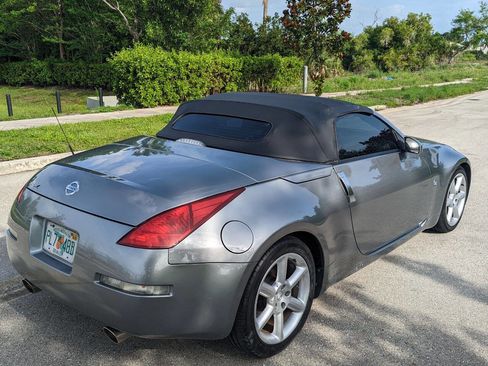 Used 2004 Nissan 350Z Touring image 6
