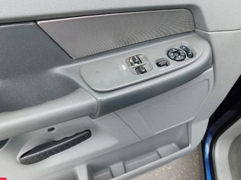 Used 2008 Dodge Ram 1500 Truck ST image 12