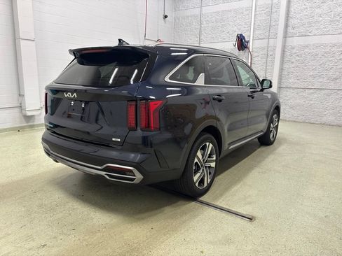 Used 2024 Kia Sorento EX AWD/4WD image 4