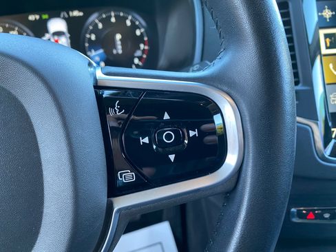 Used 2020 Volvo XC90 T6 Momentum image 67
