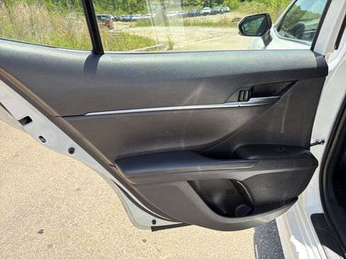 Used 2022 Toyota Camry SE w/ Convenience Package FWD image 21
