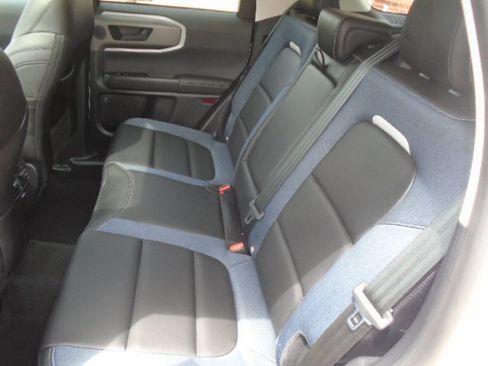 Used 2025 Ford Bronco Sport Outer Banks w/ Outer Banks Tech Package+ AWD/4WD image 3