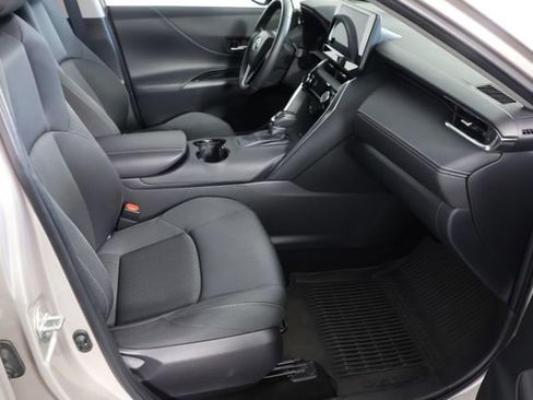 Used 2024 Toyota Venza LE image 22