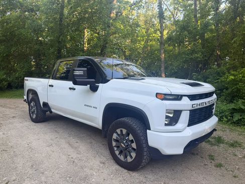 Used 2023 Chevrolet Silverado 2500 Custom w/ Custom Value Package AWD/4WD image 1