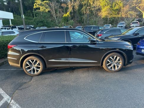 Used 2023 Acura MDX SH-AWD w/ Technology Package image 3