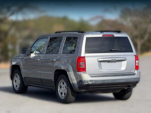 Used 2016 Jeep Patriot Sport w/ Power Value Group image 10