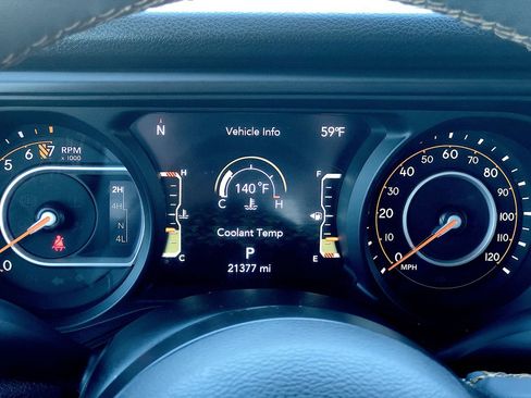 Used 2024 Jeep Gladiator Sport image 16