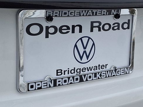 Used 2017 Land Rover Discovery Sport SE image 30