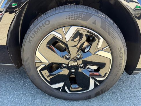 Used 2024 Kia Niro Wind w/ Wind Preserve Package FWD image 52