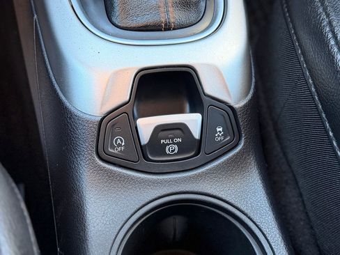 Used 2019 Jeep Compass Latitude w/ Popular Equipment Group image 19