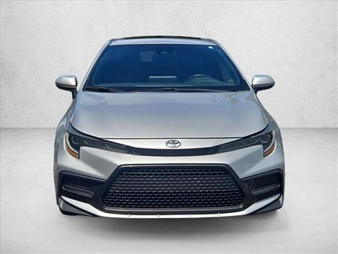 Used 2022 Toyota Corolla SE FWD image 2
