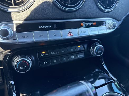 Used 2022 Kia Stinger GT-Line image 21