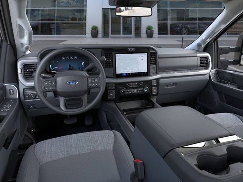 New 2026 Ford F250 XLT w/ XLT Premium Package AWD/4WD image 10
