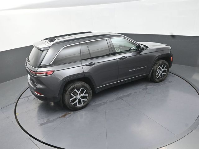 Used 2024 Jeep Grand Cherokee Limited AWD/4WD image 11