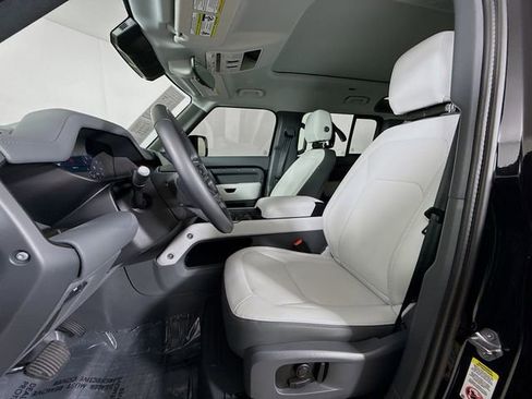 Certified 2025 Land Rover Defender 110 X-Dynamic SE image 11