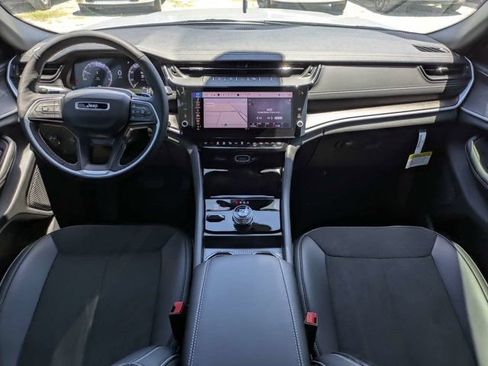 New 2026 Jeep Grand Cherokee L 4WD image 17