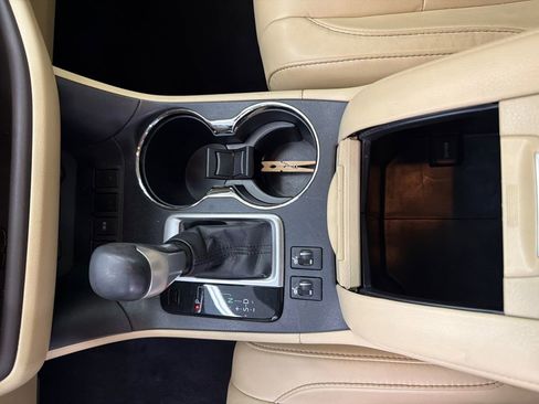 Used 2017 Toyota Highlander XLE image 33