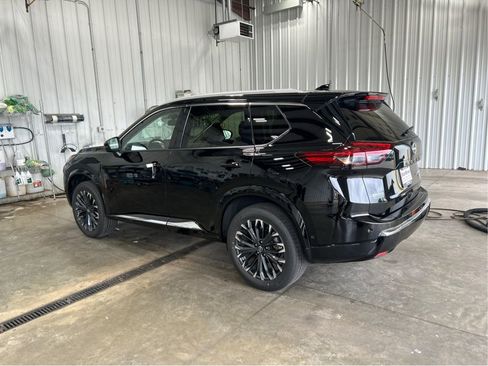 Used 2026 Nissan Rogue Platinum w/ Platinum Premium Package AWD/4WD image 3