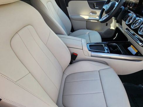 New 2025 Mercedes-Benz GLA 250 4MATIC image 19