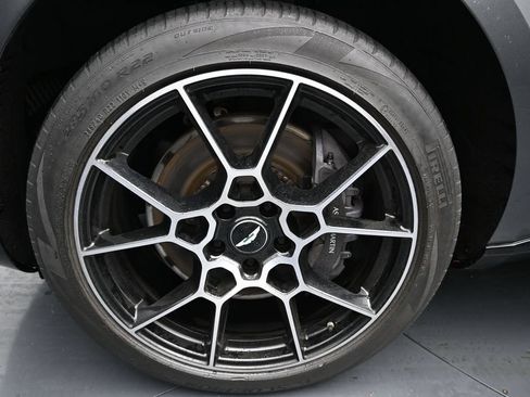 Used 2021 Aston Martin DBX AWD/4WD image 17