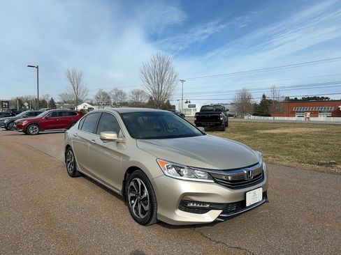 Certified 2017 Honda Accord EX-L image 2