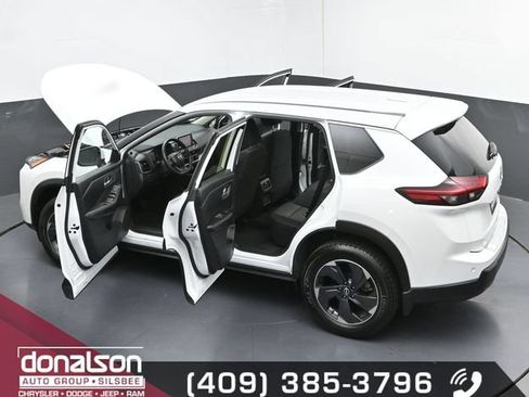 Used 2025 Nissan Rogue SV AWD/4WD image 26