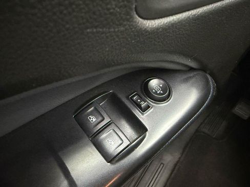 Used 2016 Chevrolet Colorado Z71 AWD/4WD image 11
