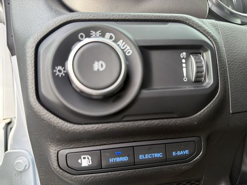 Used 2023 Jeep Wrangler Unlimited w/ Cold Weather Group AWD/4WD image 34