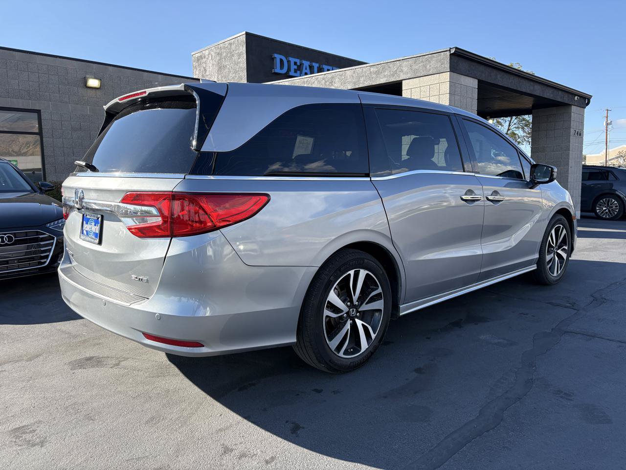 Used 2019 Honda Odyssey Elite image 5