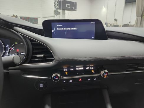 Used 2021 MAZDA MAZDA3 s FWD image 31