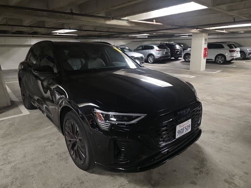 Used 2024 Audi Q8 e-tron Prestige w/ Prestige Package AWD/4WD image 4
