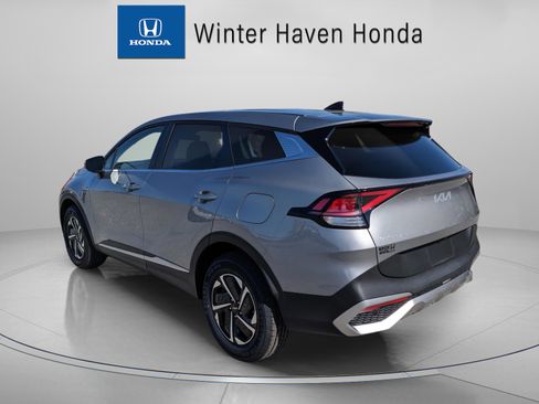 Used 2023 Kia Sportage LX image 6