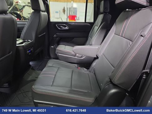 Used 2024 Chevrolet Suburban RST w/ Luxury Package image 14