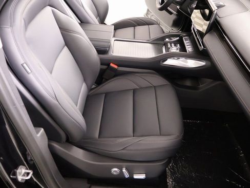New 2026 Lincoln Nautilus Premier w/ Jet Appearance Package AWD/4WD image 13