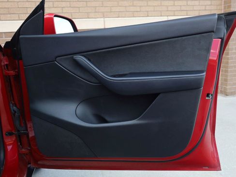 Used 2021 Tesla Model Y 2WD image 26
