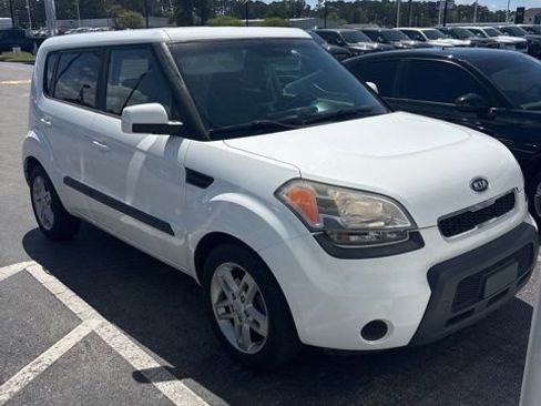 Used 2011 Kia Soul + w/ Audio Pkg image 2
