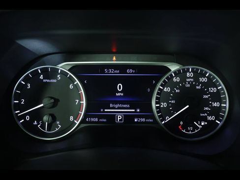 Used 2024 Nissan Sentra SV FWD image 23