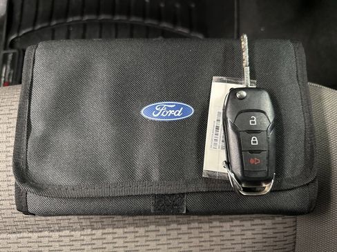 Used 2017 Ford F250 XLT w/ Snow Plow Prep Package image 36