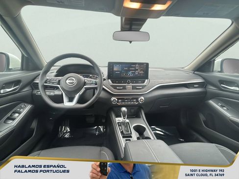 Used 2025 Nissan Altima 2.5 SV w/ SV Premium Package image 24