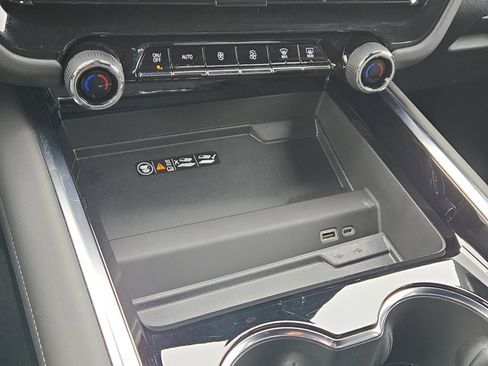 Used 2025 Chevrolet Tahoe LT w/ Comfort Package image 28