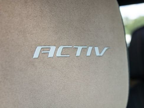 Used 2025 Chevrolet Equinox ACTIV AWD/4WD image 18